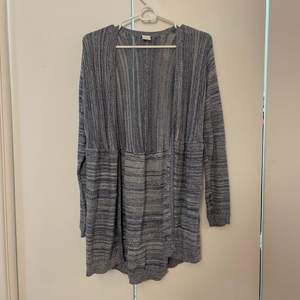 blue & white loose stitched cardigan size xs, Brand: wild pearl